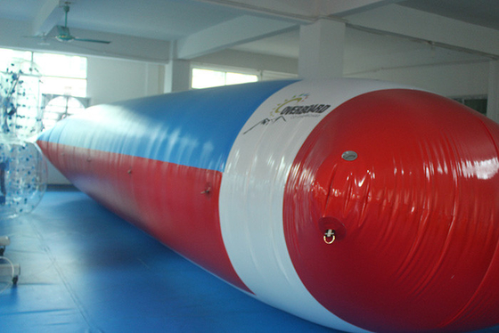 Chine Jouets de flottement gonflables de haute résistance d'explosion de piscine de saut d'eau de goutte de parc aquatique fournisseur
