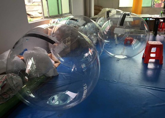 Chine Boule de marche de flottement gonflable de l'eau d'enfants, boule humaine de Zorb de l'eau fournisseur