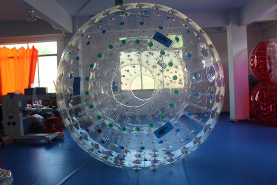 Chine Boule gonflable de PVC Zorb de poignée bleue transparente, boule géante de hamster de diamètre de 3m x de 2m fournisseur