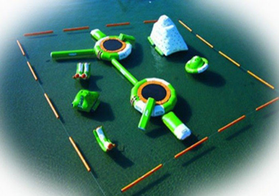 Chine 3 ans de garantie de PVC de parc aquatique de flottement gonflable de jeux gonflables de parc aquatique fournisseur
