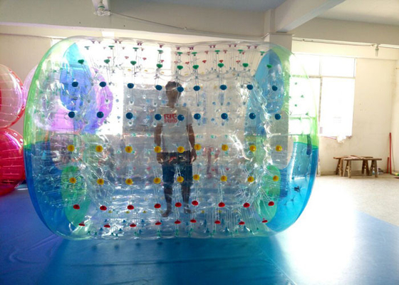 Chine Le rouleau gonflable de l'eau de PVC du géant 0.8mm pour des enfants/adultes arrosent le rouleau de marche de boule fournisseur