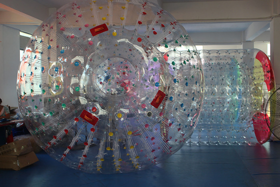 Chine Boule gonflable imperméable de Zorb d'humain de parc d'attractions/boule roulement de l'eau fournisseur