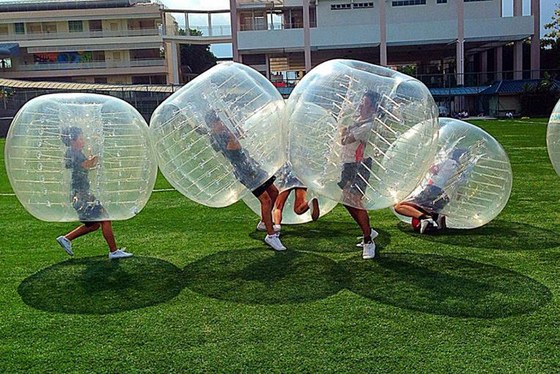 Chine Ballon de football gonflable de bulle de couleur transparente, diamètre boule humaine de bulle de 1,5 M fournisseur